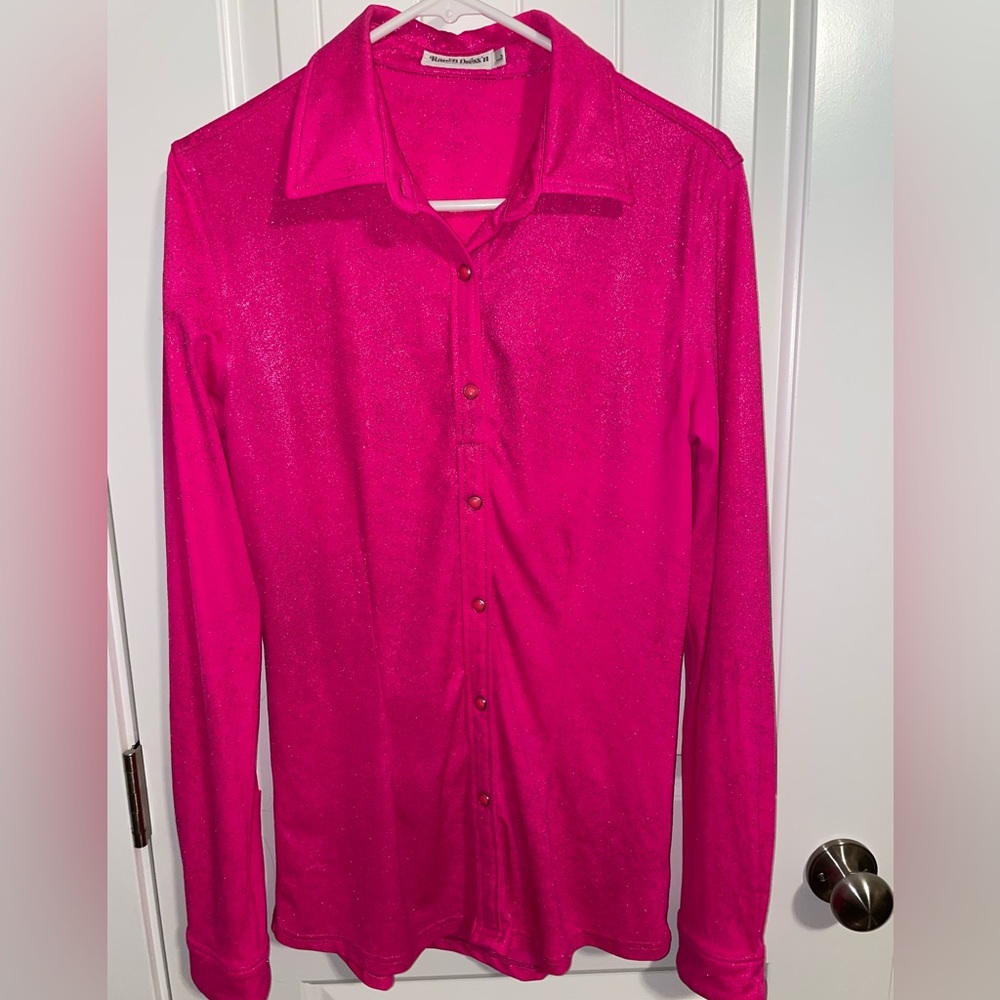 Ranch Dress’n pink night performance shirt